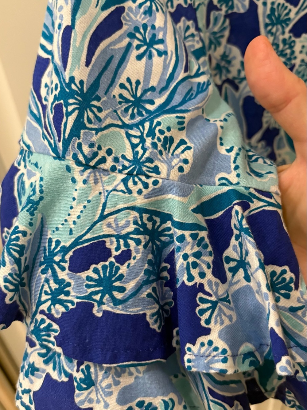 Lily Pulitzer Blue Floral Scoop Neck Ruffle Sleeve Women's Top - Picture 3 of 5